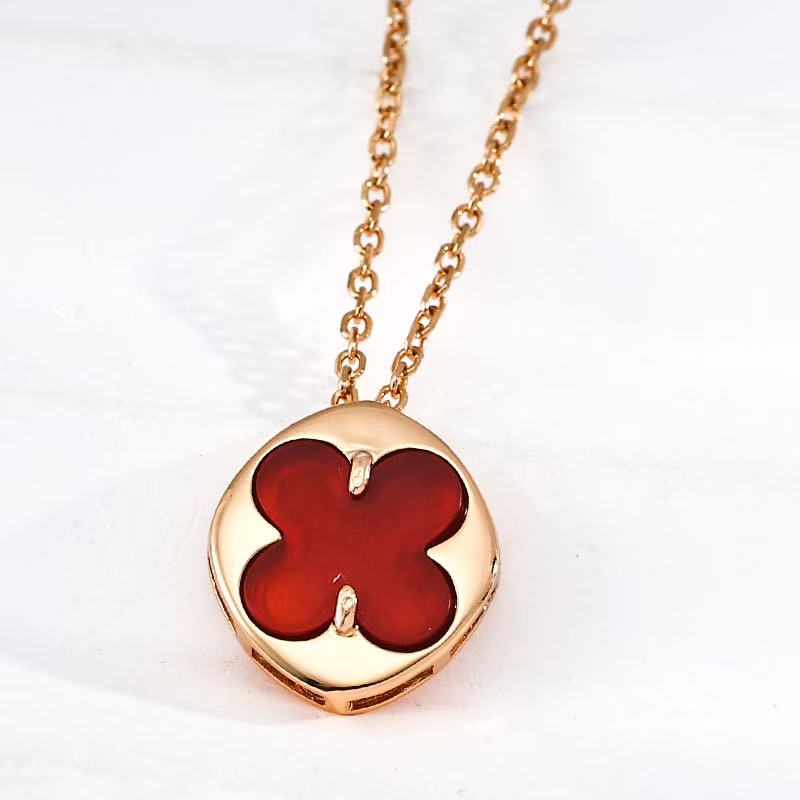 Homyo The Fortuna Four Leaf Clover Pendant