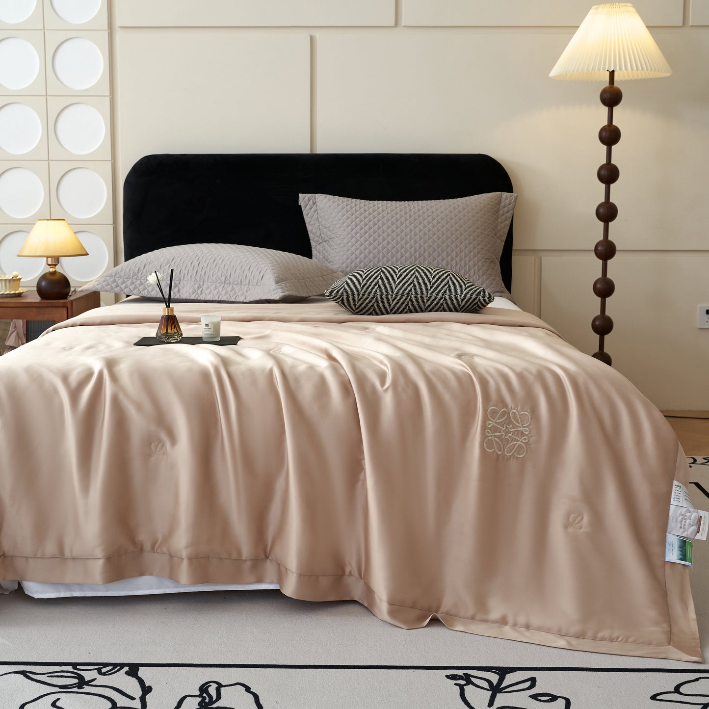 Homyo  Cooling Blanket Delicate Embroidery 100% Tencel Quilted Blanket Hypoallergenic Thin Comforter Bed Cover Silk All-Season Soft Cozy Home Decor Luxurious, Gift for women, 78 x 90 inch