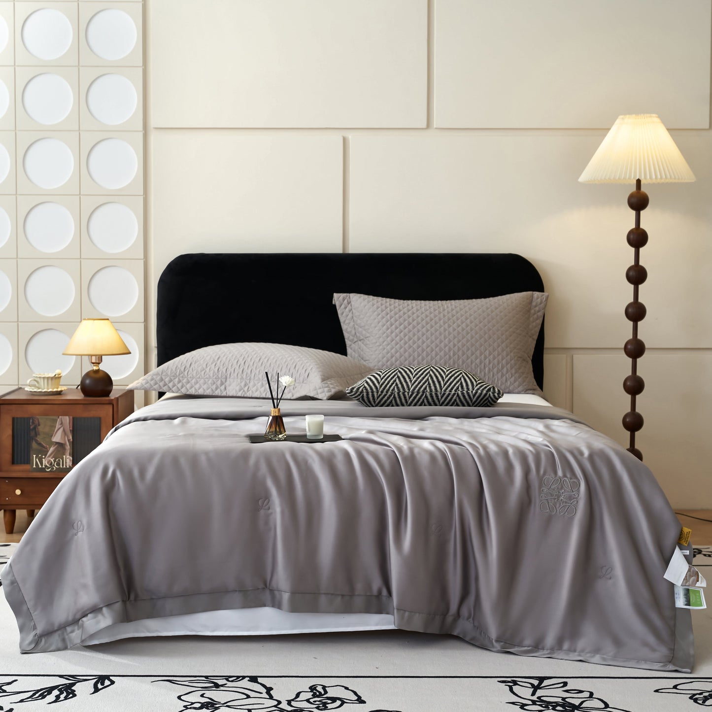 Homyo  Cooling Blanket Delicate Embroidery 100% Tencel Quilted Blanket Hypoallergenic Thin Comforter Bed Cover Silk All-Season Soft Cozy Home Decor Luxurious, Gift for women, 78 x 90 inch