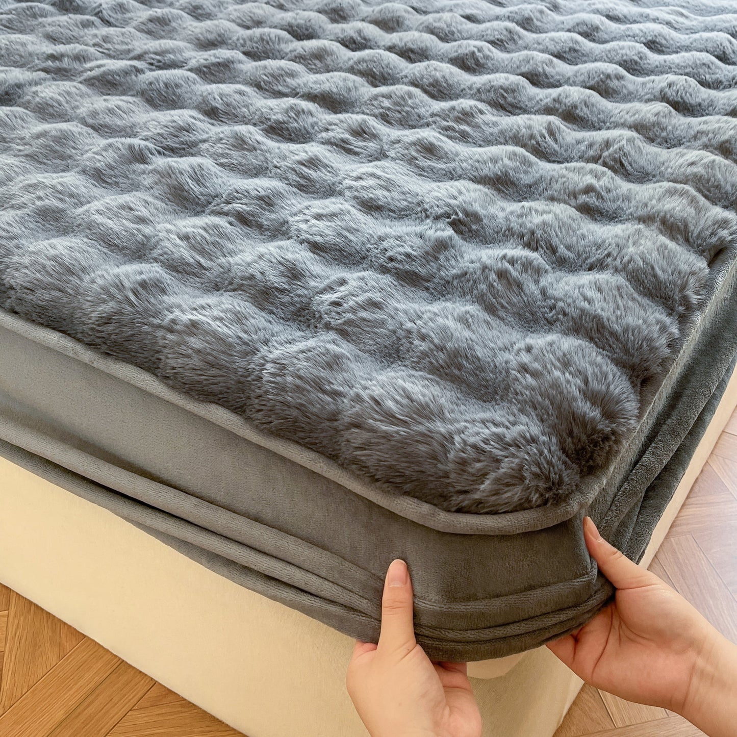 Homyo Fluffy Faux Rabbit Fur Fitted Sheet 3PC Set for bed Mattress Cover with two pillow cases, Ultra-Soft Fleece, Warm Cozy Elegant, plush soft warm, Gift for Girls and Women